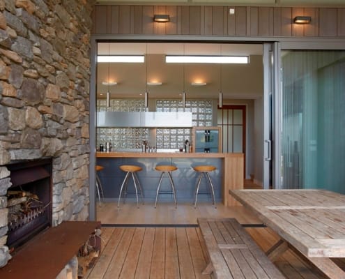 Beautiful clifftop home on Waiheke Island built by Geoff Whelan